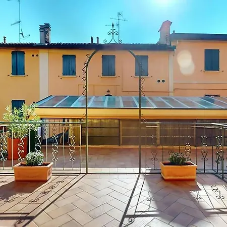 Int 13 - Della Corte By San Luca * Bologna