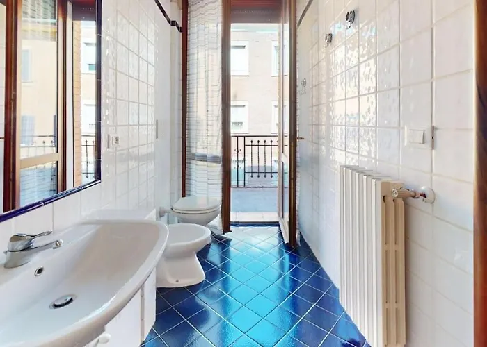 Int 13 - Della Corte By San Luca Bologna