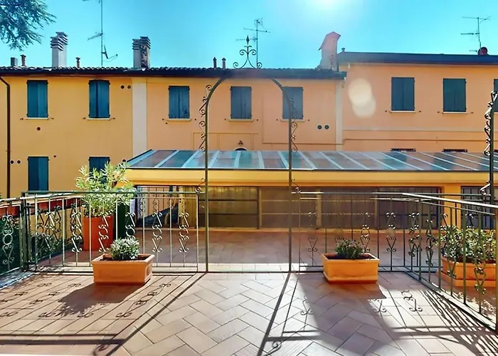 Int 13 - Della Corte By San Luca * בולוניה